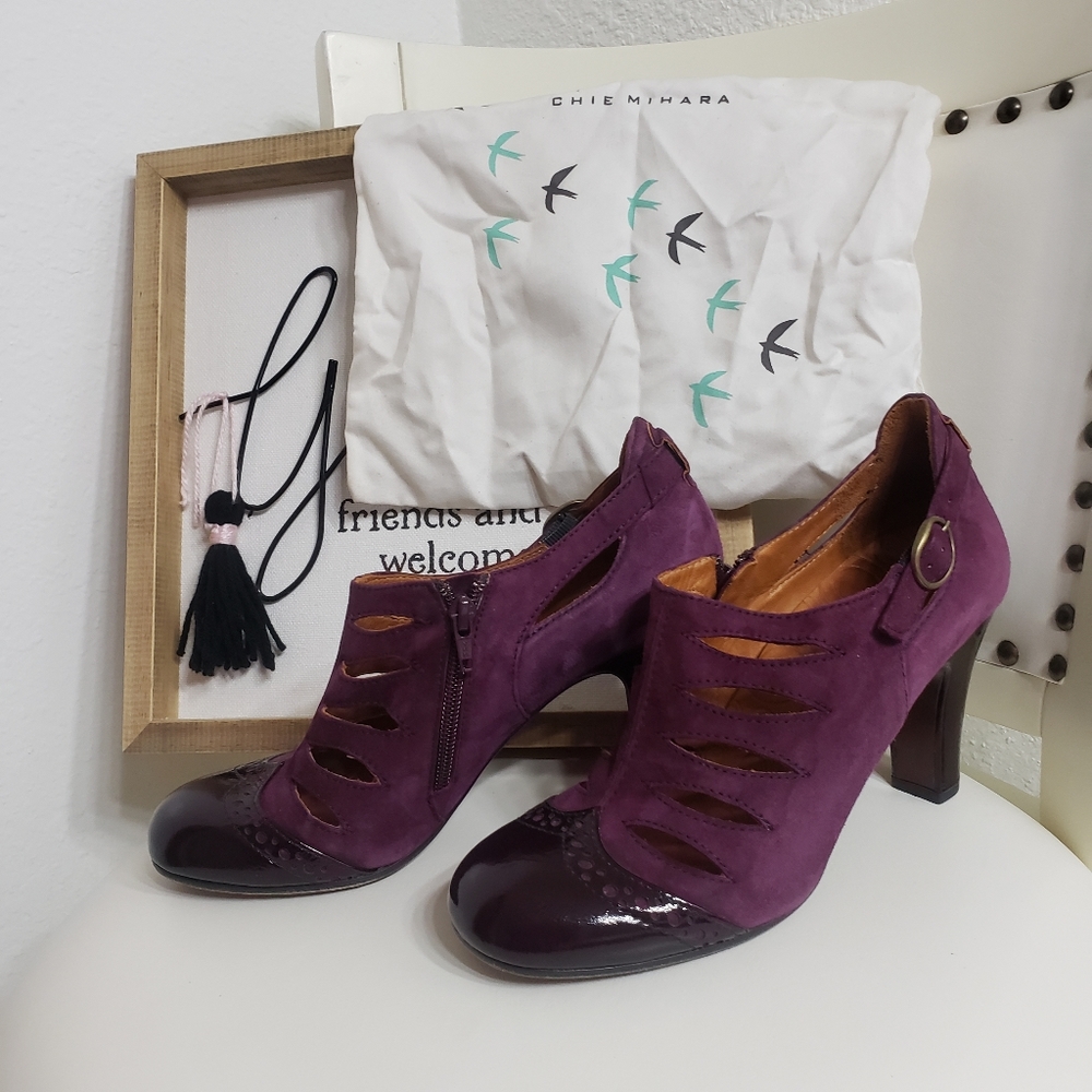 Plum purple boot heels size 9 chie mihara